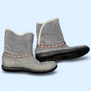 Keen Gray Winter Boots with Patterned Trim #3